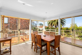 Charming 2-Bed Townhouse 5-Min From Beach Sydney